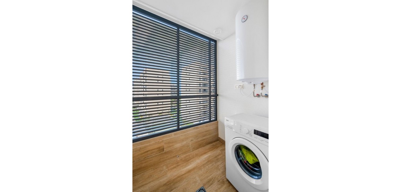 Herverkoop - 1. Apartment / flat -
Torrevieja - Punta prima