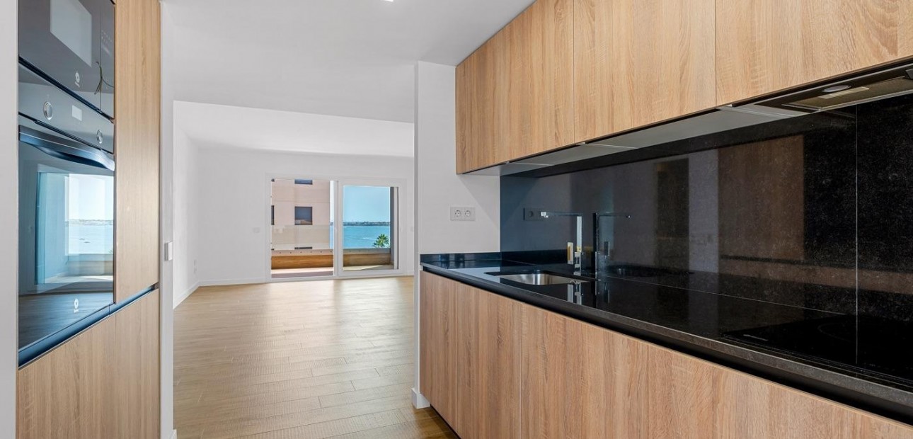 Herverkoop - 1. Apartment / flat -
Torrevieja - Punta prima