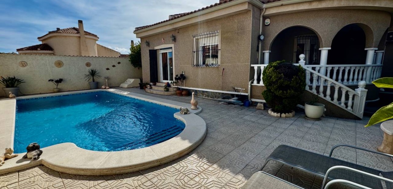 Herverkoop - Villa -
Ciudad Quesada