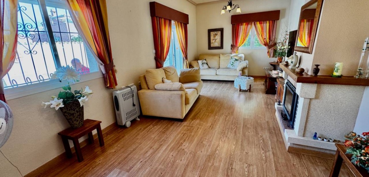 Herverkoop - Villa -
Ciudad Quesada