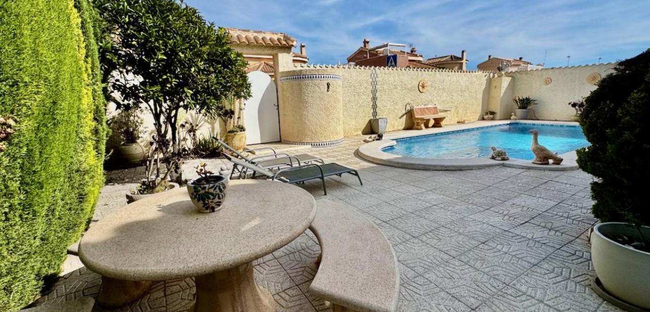 Herverkoop - Villa -
Ciudad Quesada