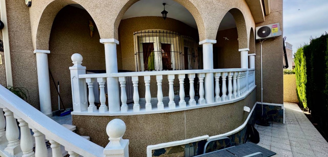 Herverkoop - Villa -
Ciudad Quesada