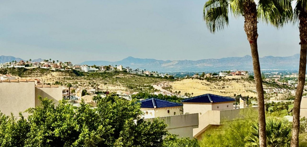 Herverkoop - Villa -
Ciudad Quesada