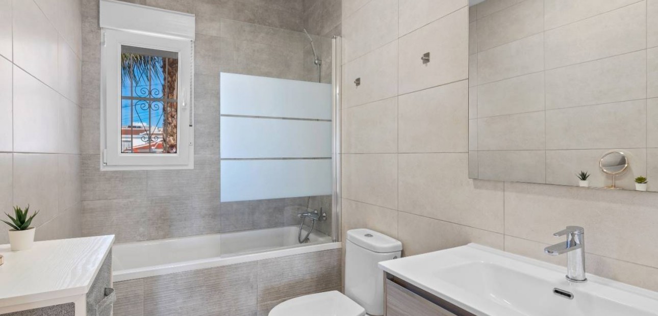 Sale - Villa -
Ciudad Quesada