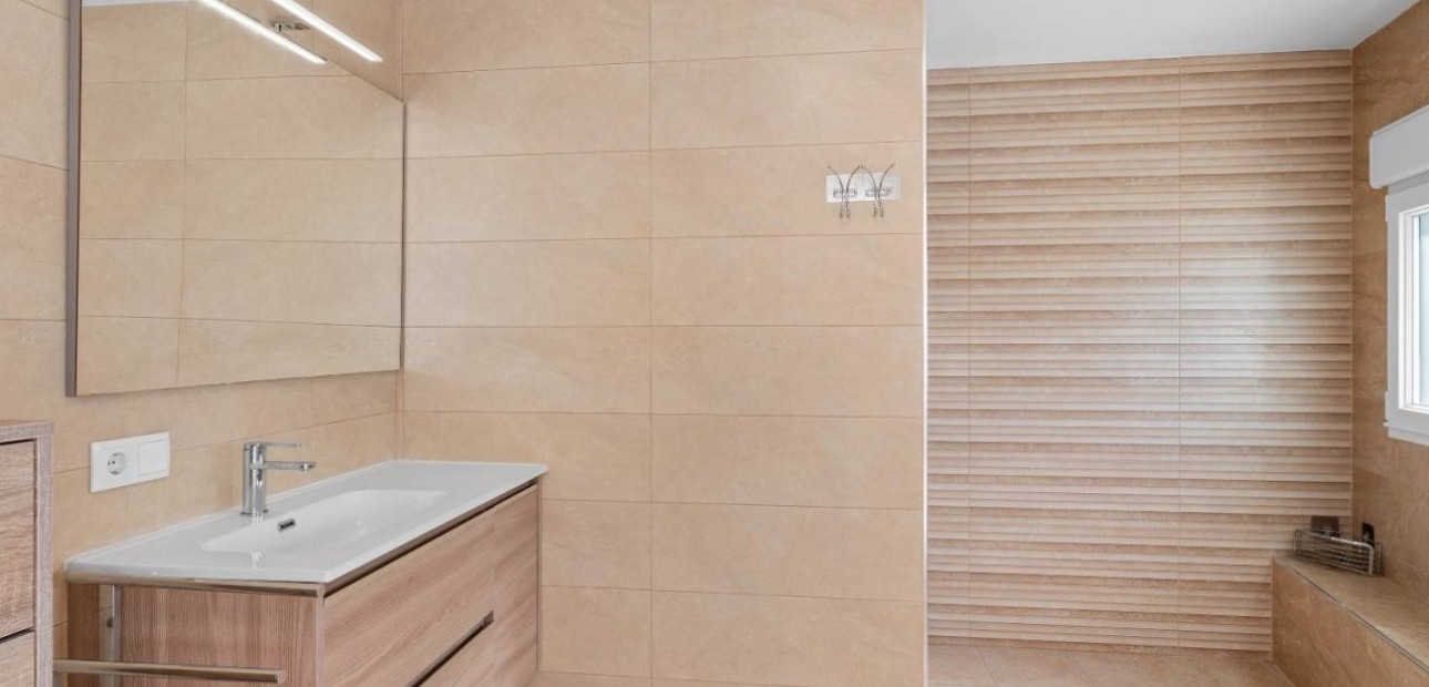 Sale - Villa -
Ciudad Quesada