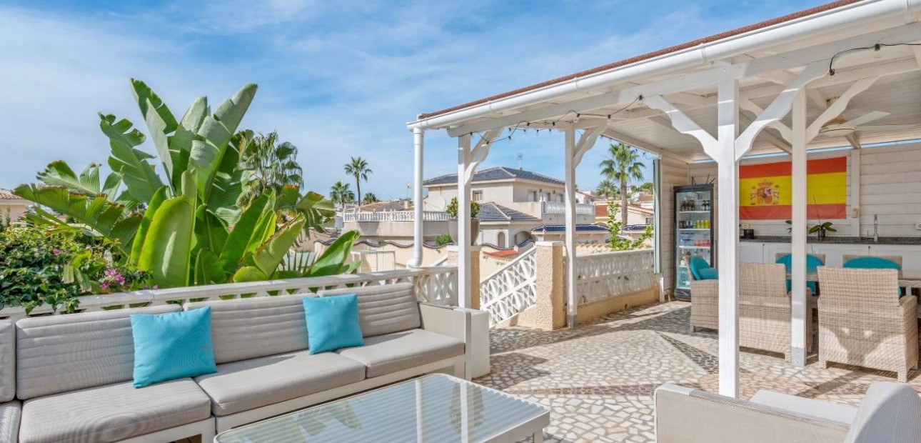 Sale - Villa -
Ciudad Quesada