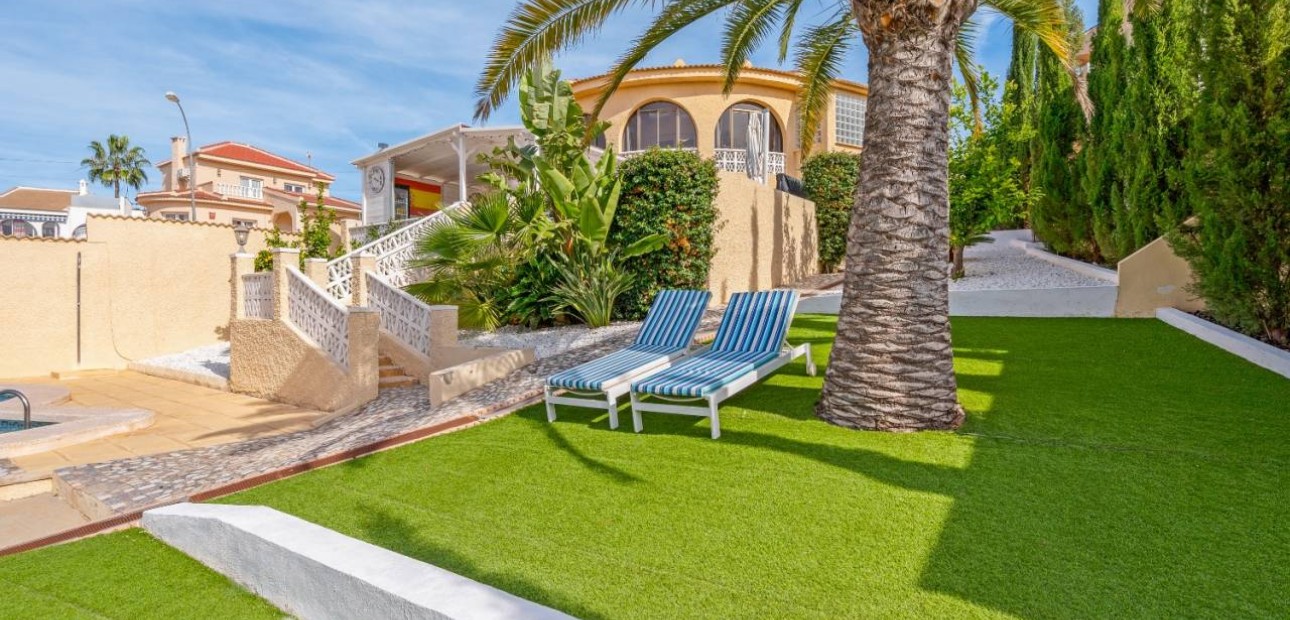 Sale - Villa -
Ciudad Quesada