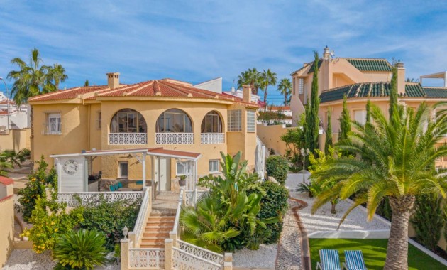 Sale - Villa -
Ciudad Quesada