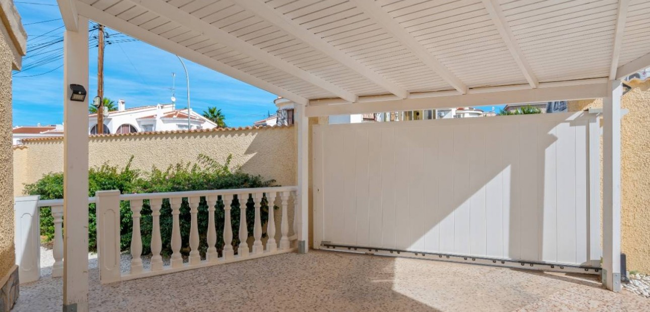 Sale - Villa -
Ciudad Quesada