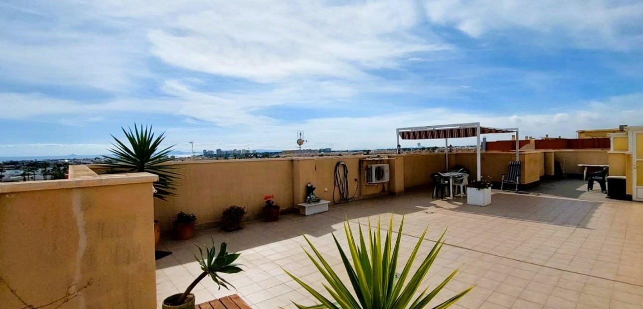 Herverkoop - Penthouse -
Orihuela Costa - Lomas de Cabo Roig
