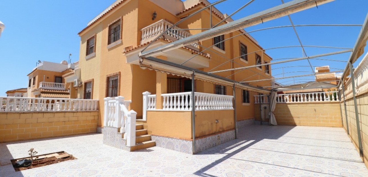 Herverkoop - Quad Villa -
Ciudad Quesada - Lo Marabu