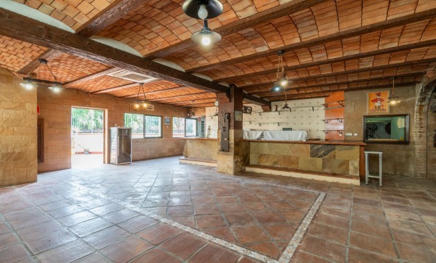 Sale - Villa -
Torrevieja - Los altos