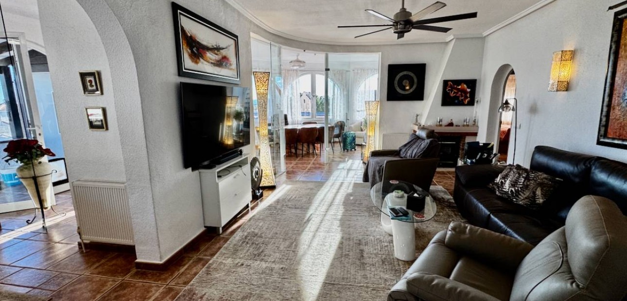 Sale - Villa -
Ciudad Quesada