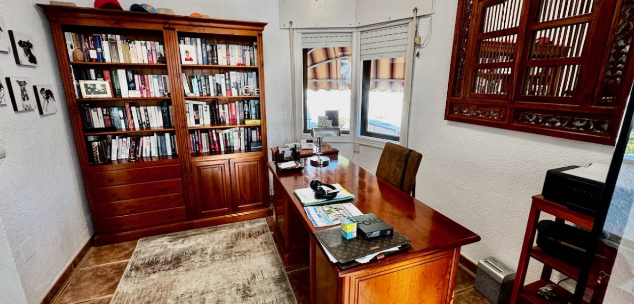 Sale - Villa -
Ciudad Quesada