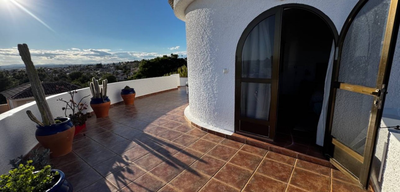 Sale - Villa -
Ciudad Quesada