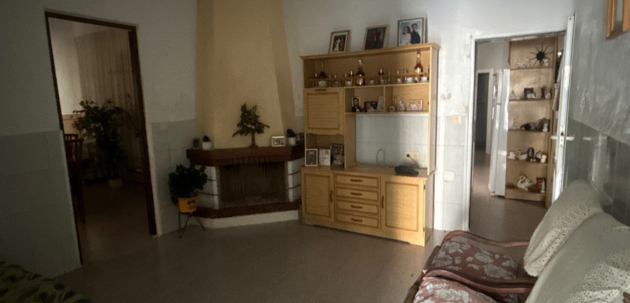 Sale - House -
Benejúzar