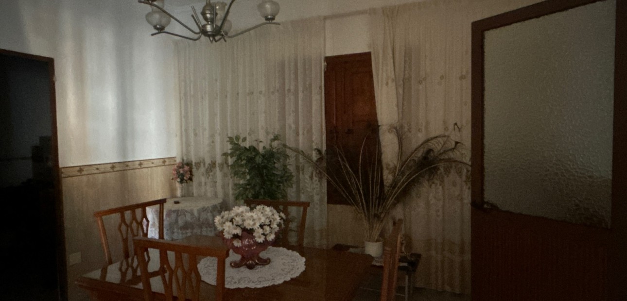 Sale - House -
Benejúzar