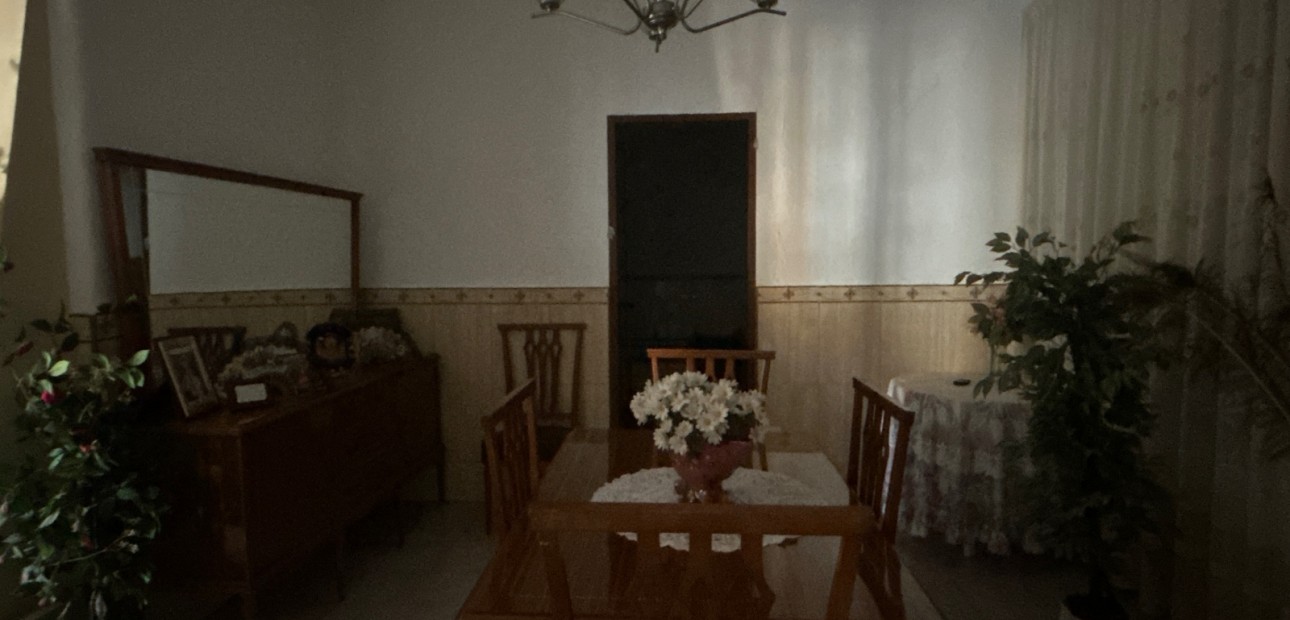 Sale - House -
Benejúzar