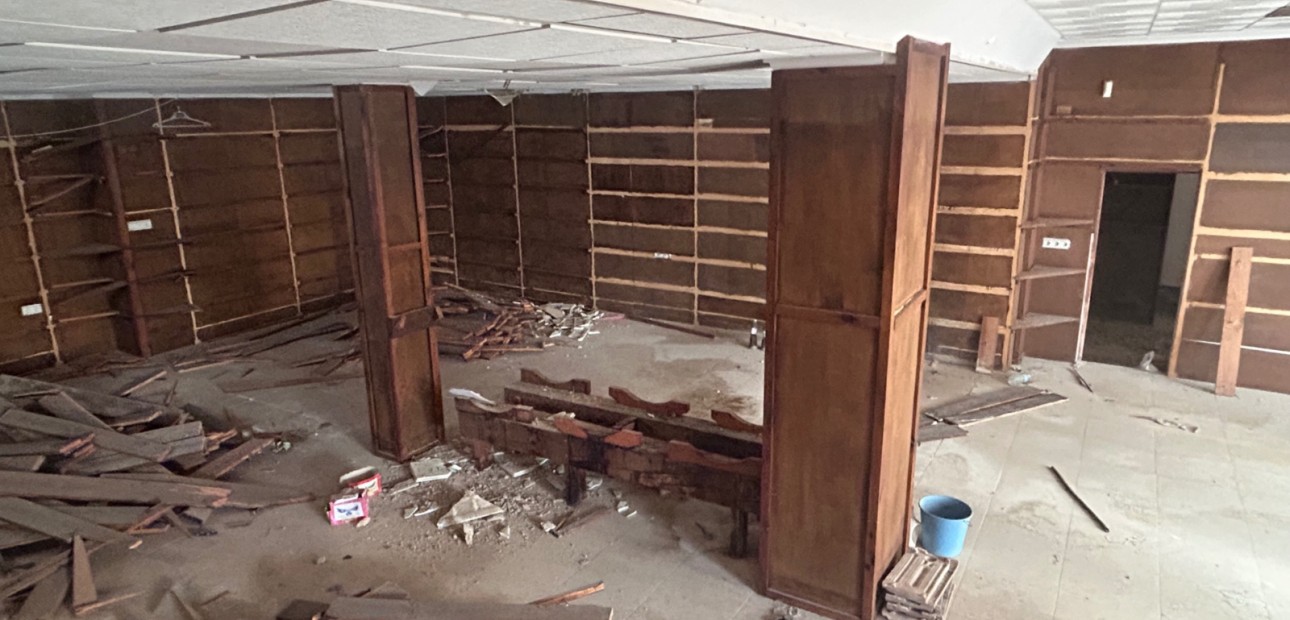 Venta - Commercial (6) -
Jacarilla