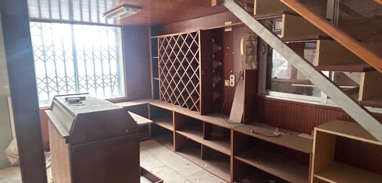 Venta - Commercial (6) -
Jacarilla