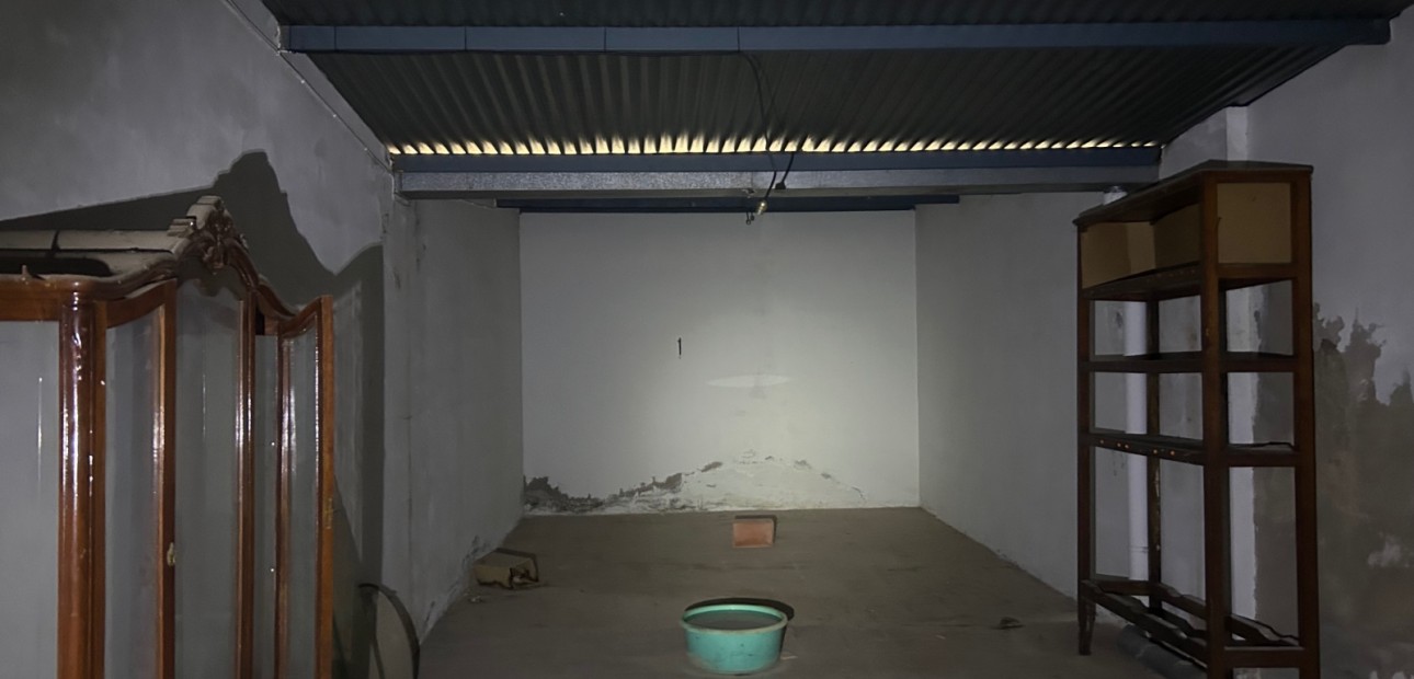 Venta - Commercial (6) -
Jacarilla