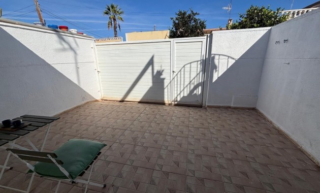 Venta - Bungalow -
Torrevieja - El limonar