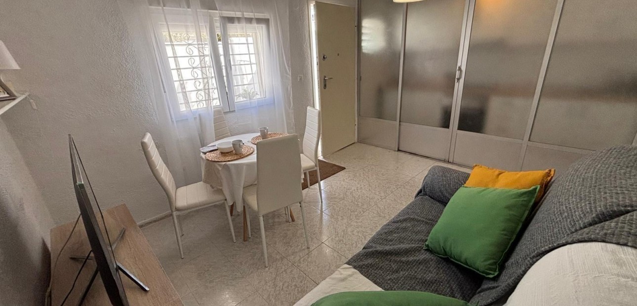 Venta - Bungalow -
Torrevieja - El limonar