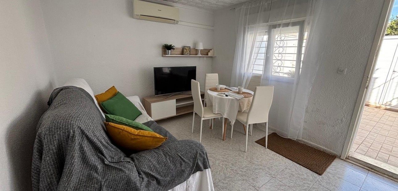 Venta - Bungalow -
Torrevieja - El limonar