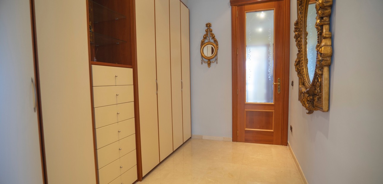 Sale - Apartment / flat -
Benidorm