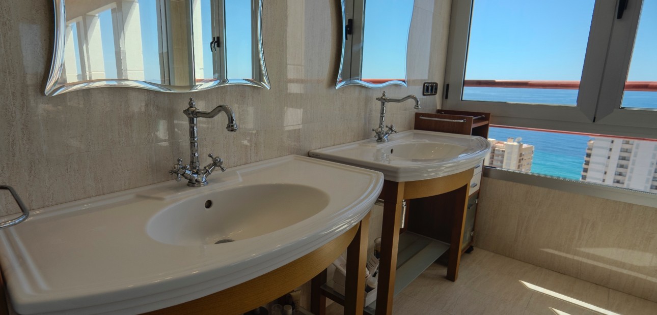 Sale - Apartment / flat -
Benidorm