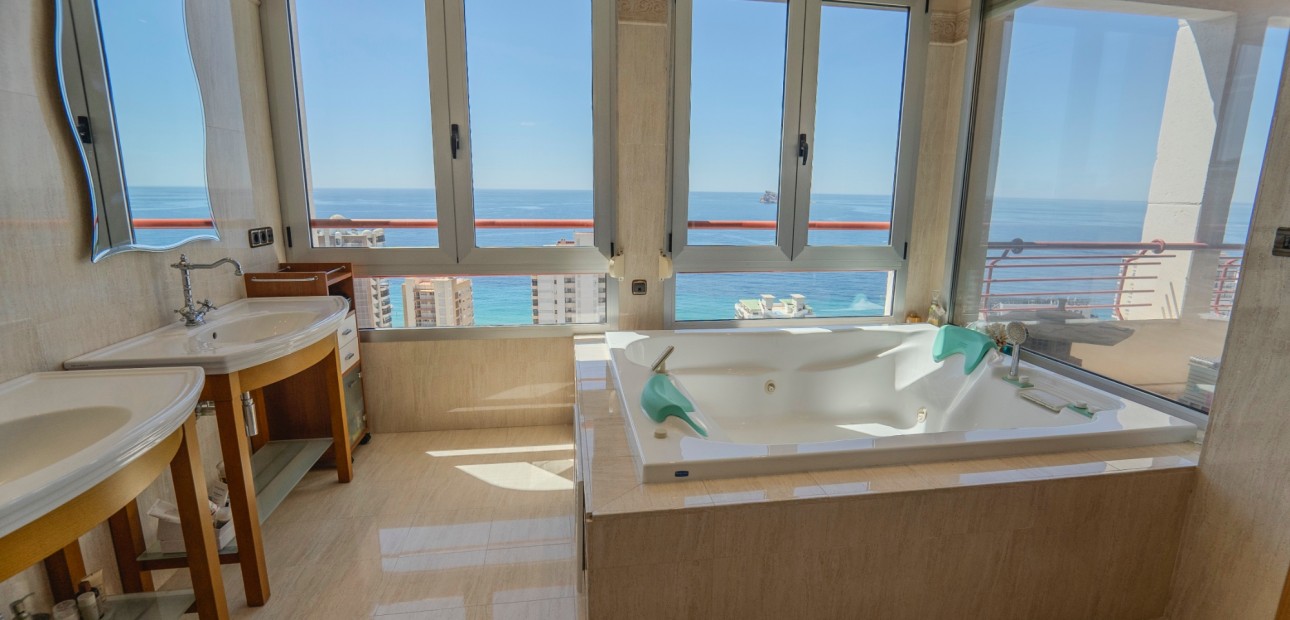 Sale - Apartment / flat -
Benidorm