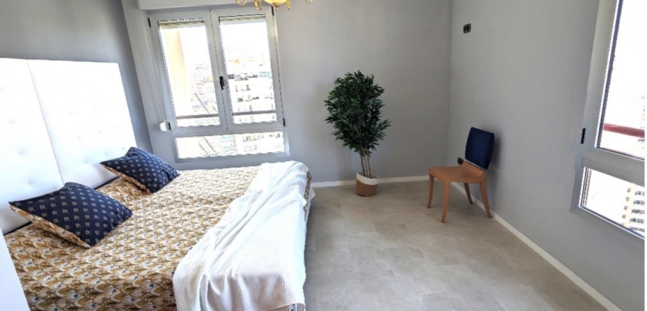 Sale - Apartment / flat -
Benidorm