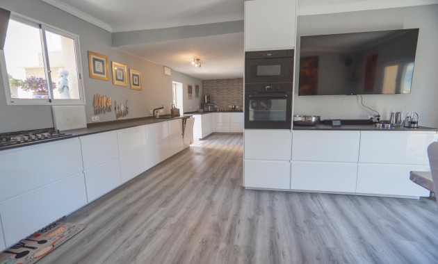 Sale - Country Property -
Los Montesinos - Los Montesinos - Country