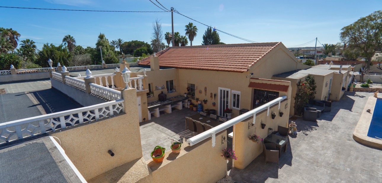 Sale - Country Property -
Los Montesinos - Los Montesinos - Country