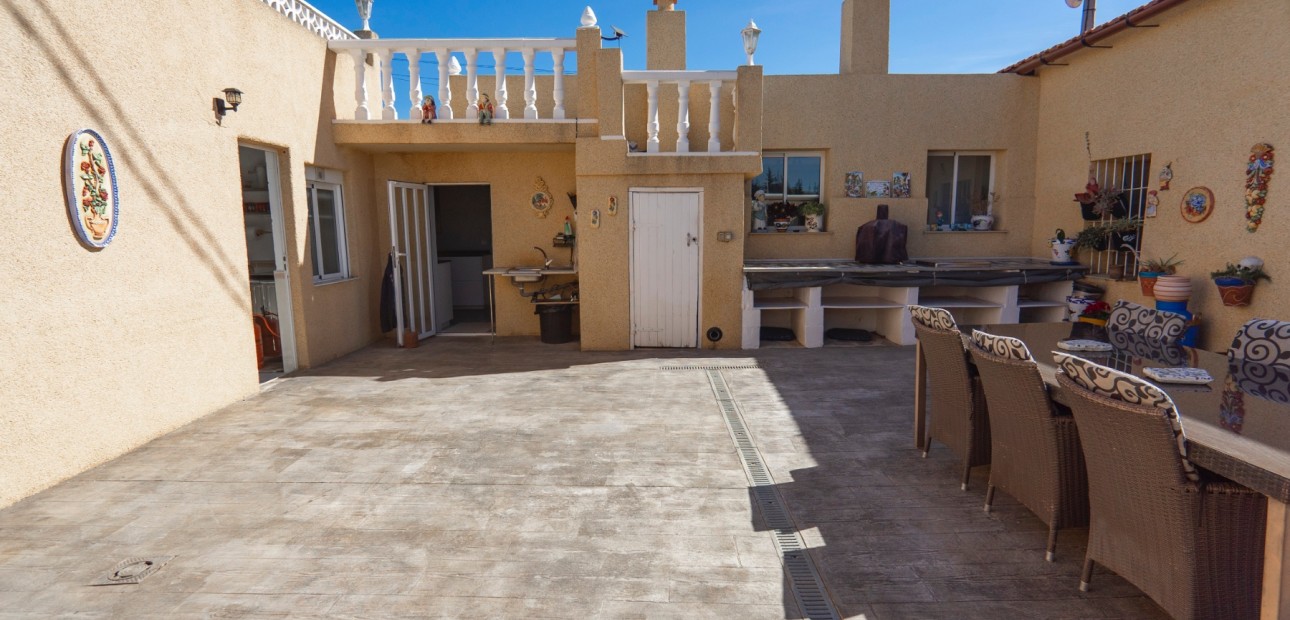 Sale - Country Property -
Los Montesinos - Los Montesinos - Country