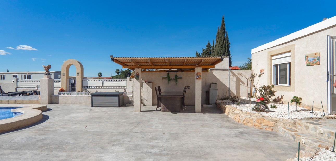 Sale - Country Property -
Los Montesinos - Los Montesinos - Country