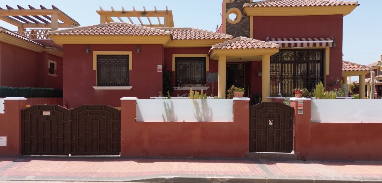 Herverkoop - Detached Villa -
Algorfa - Lo Crispin