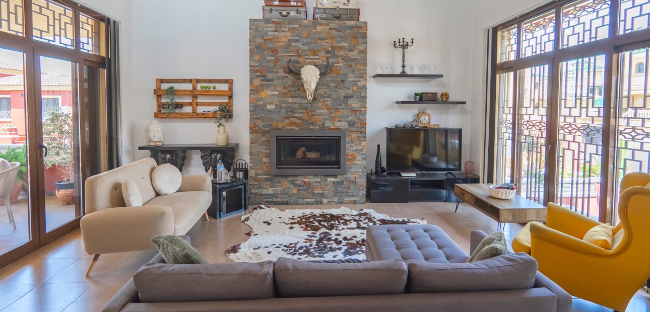 Herverkoop - Detached Villa -
Algorfa - Lo Crispin