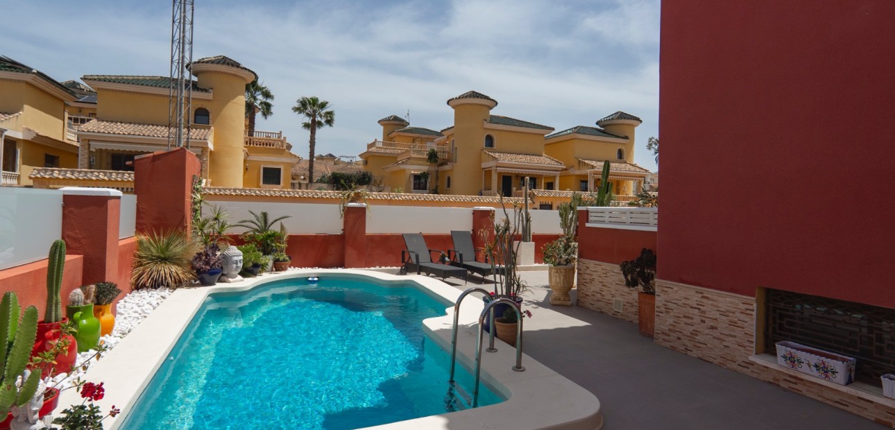 Herverkoop - Detached Villa -
Algorfa - Lo Crispin