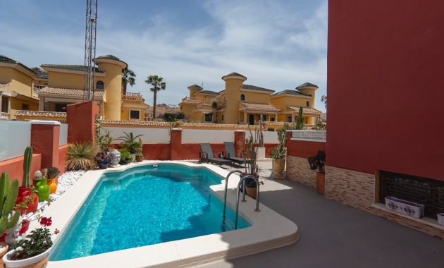 Herverkoop - Detached Villa -
Algorfa - Lo Crispin