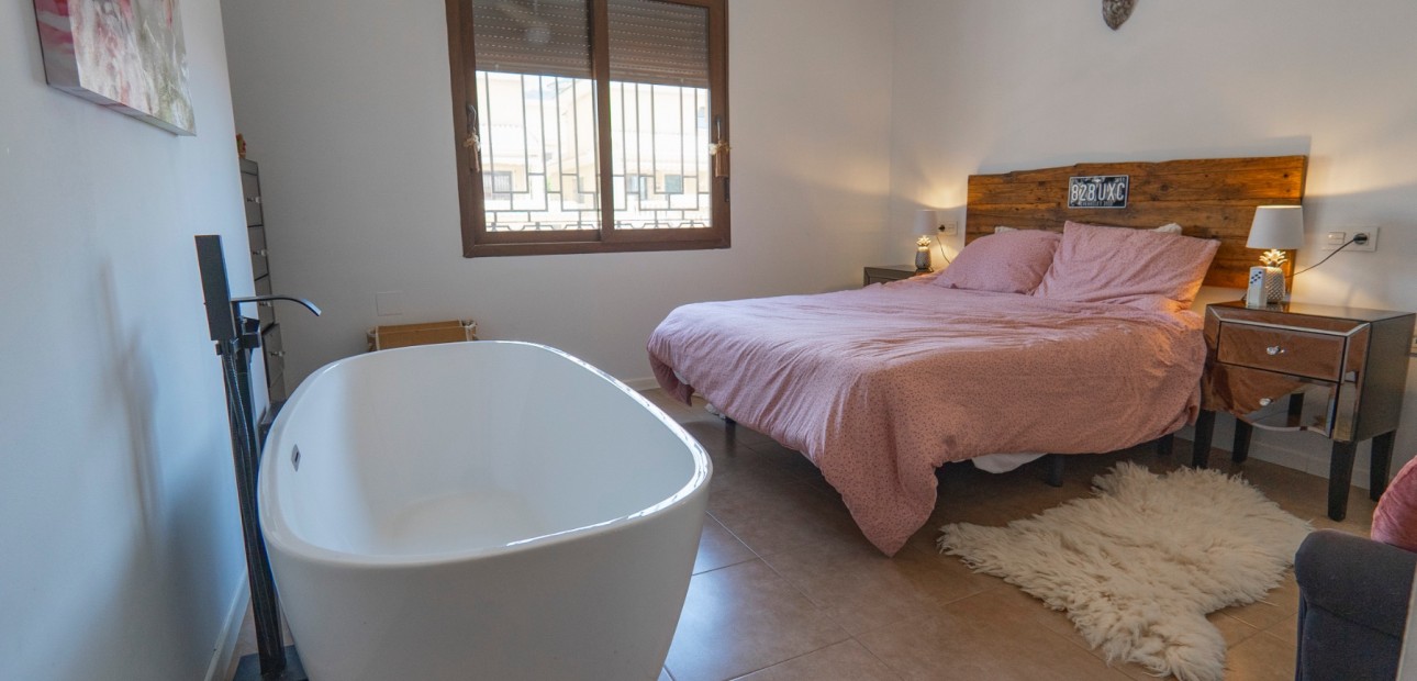 Herverkoop - Detached Villa -
Algorfa - Lo Crispin