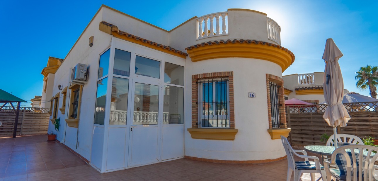 Herverkoop - Detached Villa -
Guardamar del Segura - El Raso