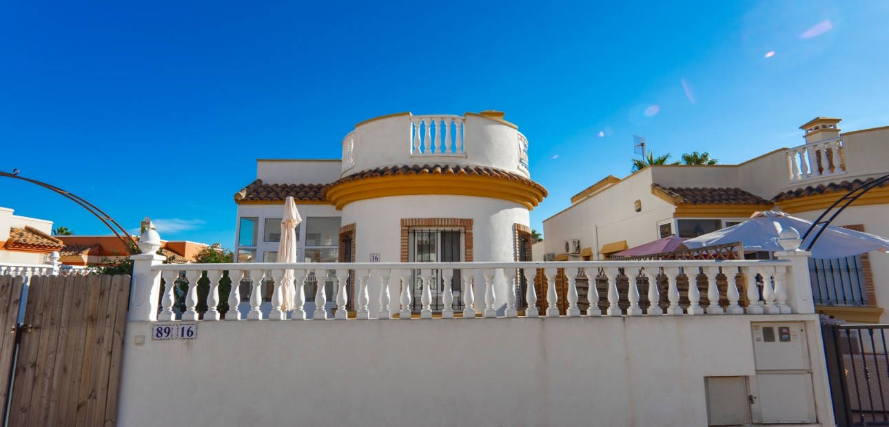 Herverkoop - Detached Villa -
Guardamar del Segura - El Raso