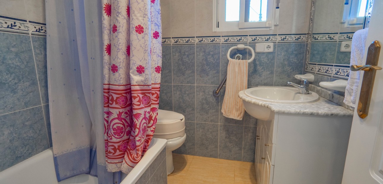 Herverkoop - Detached Villa -
Guardamar del Segura - El Raso