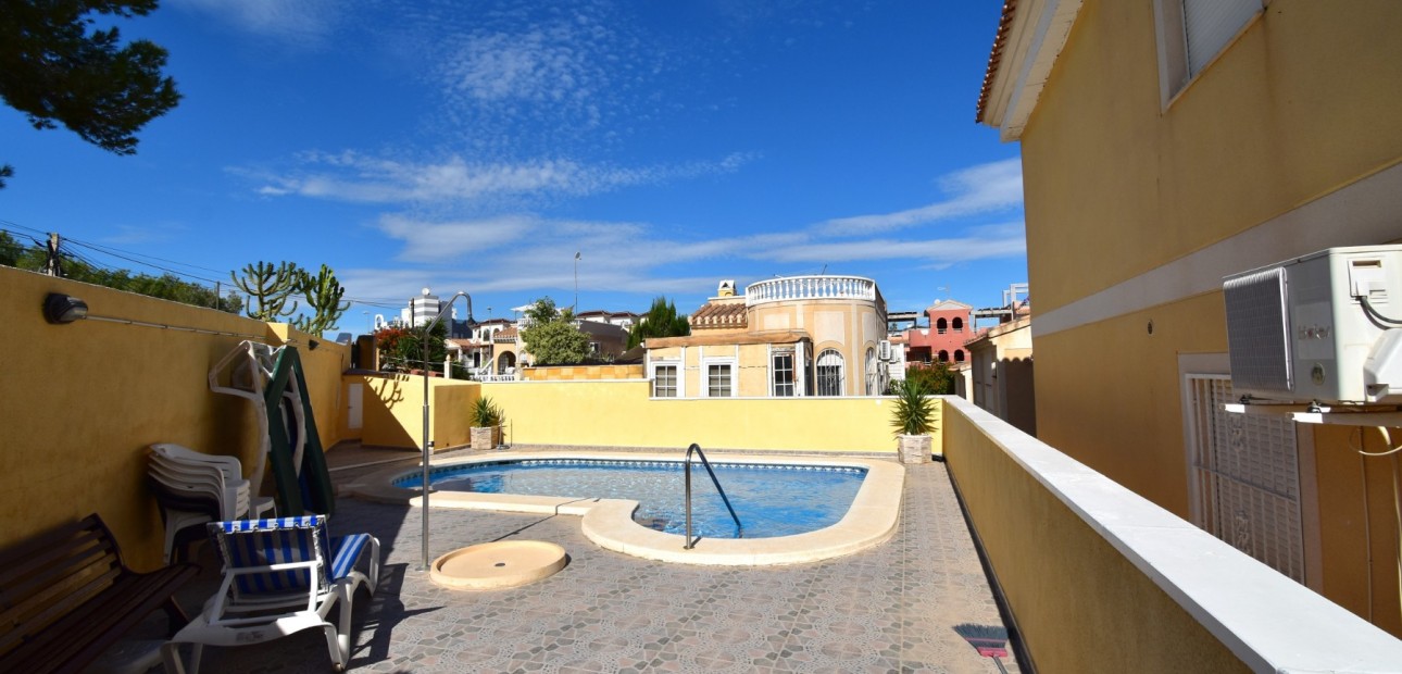 Herverkoop - Detached Villa -
Orihuela Costa - Villamartin