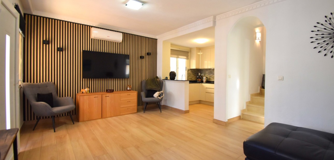 Herverkoop - Detached Villa -
Orihuela Costa - Villamartin