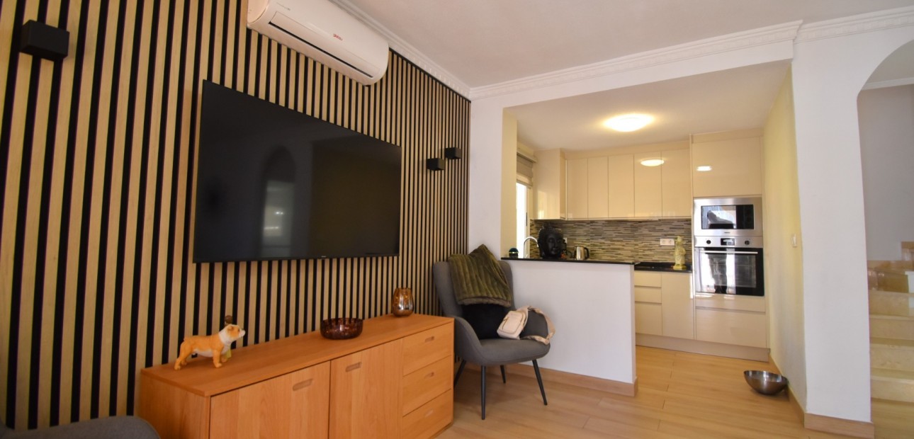 Herverkoop - Detached Villa -
Orihuela Costa - Villamartin