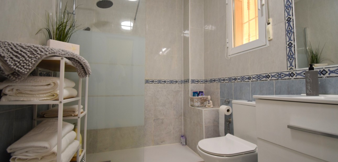 Herverkoop - Detached Villa -
Orihuela Costa - Villamartin