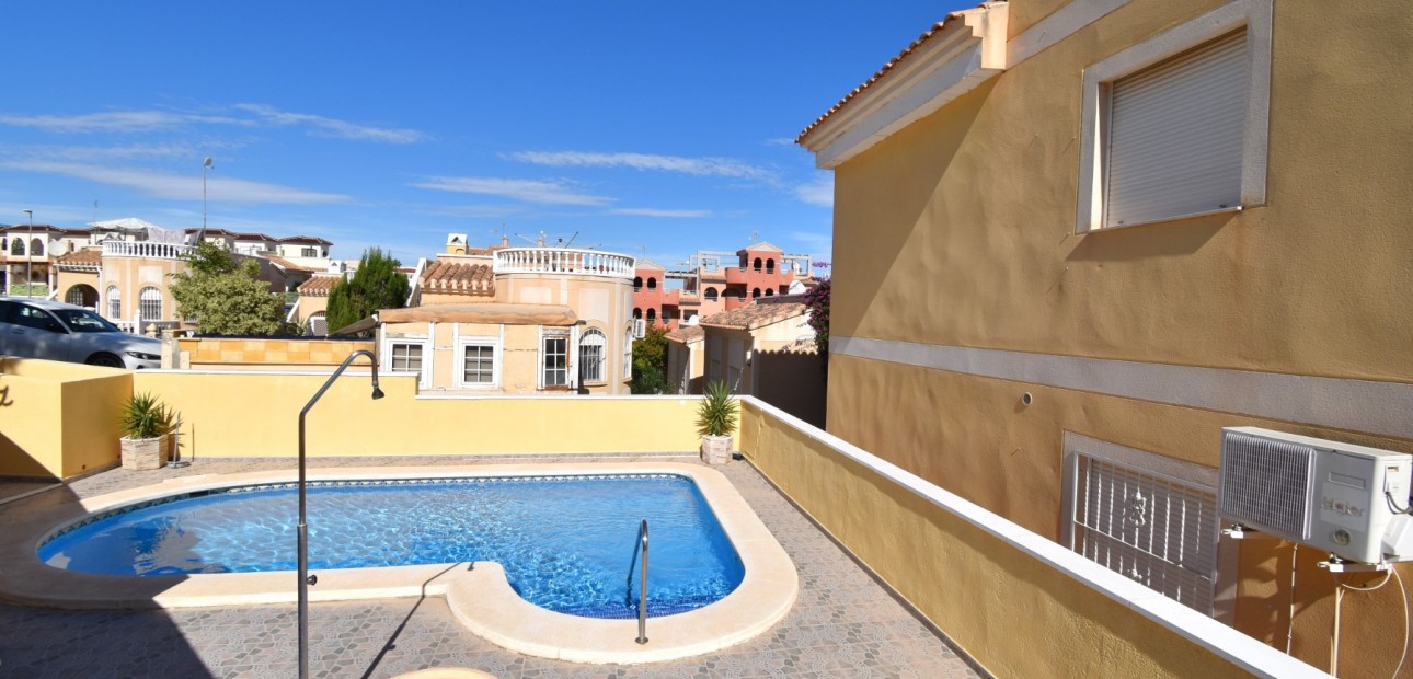 Herverkoop - Detached Villa -
Orihuela Costa - Villamartin