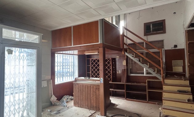 Herverkoop - Commercial (6) -
Jacarilla